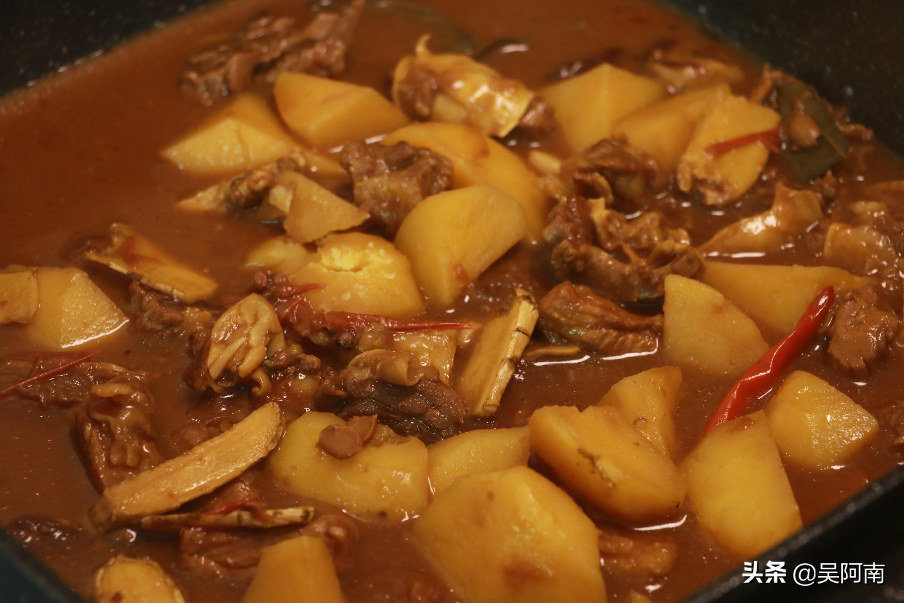 番茄土豆炖牛腩，家常美食烹饪指南